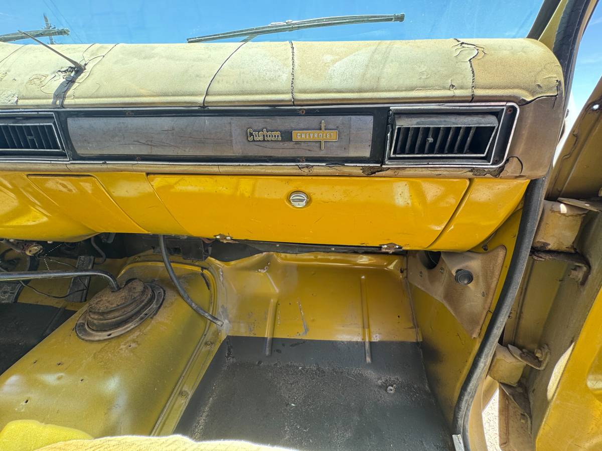Chevy-c20-1973-white-12
