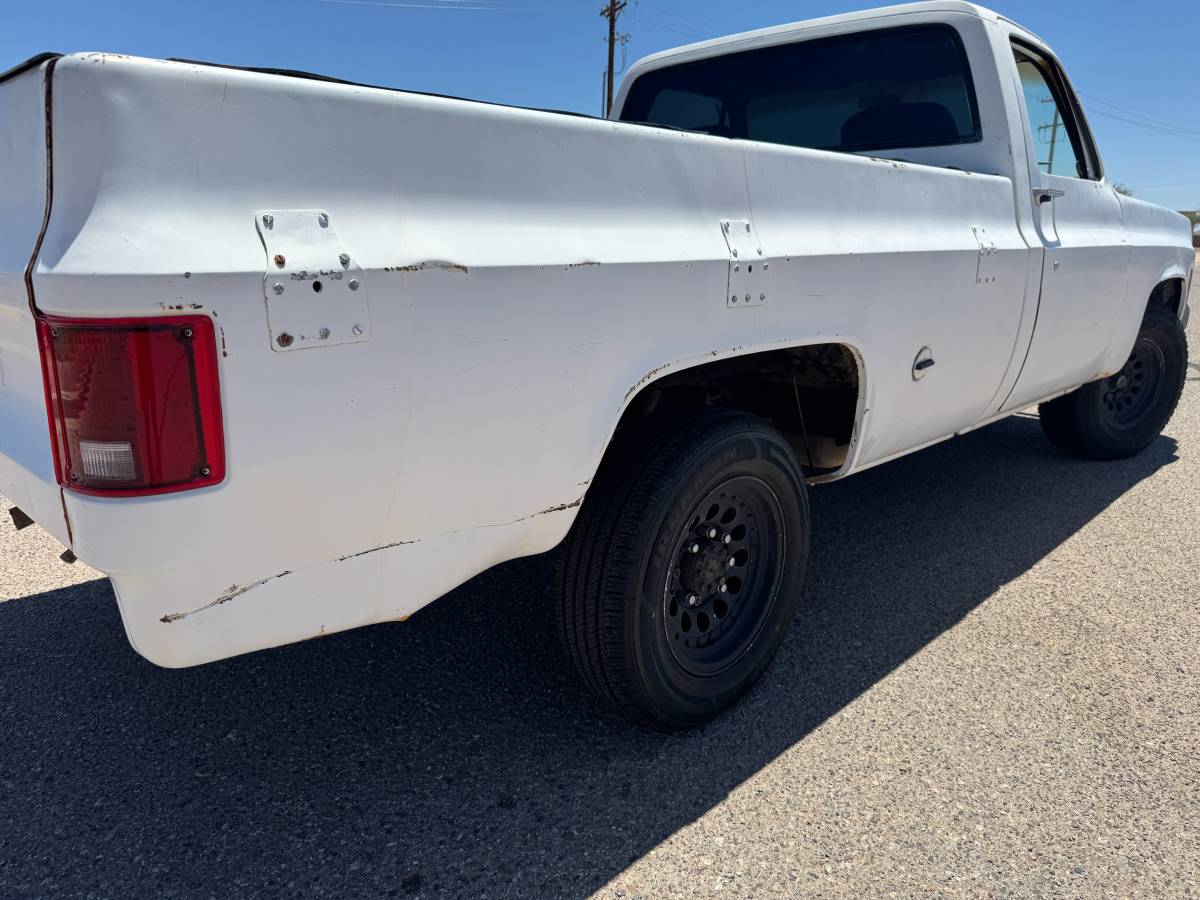 Chevy-c20-1973-white-2
