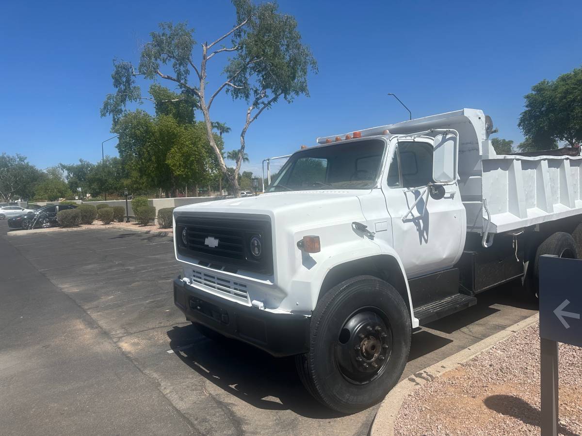 Chevy-c6500-diesel-1989-white-1