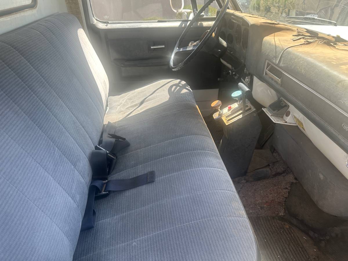 Chevy-c6500-diesel-1989-white-6