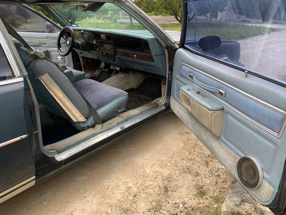 Chevy-caprice-1978-blue-14