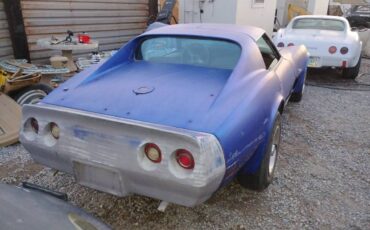 Chevy-corvette-1976-1