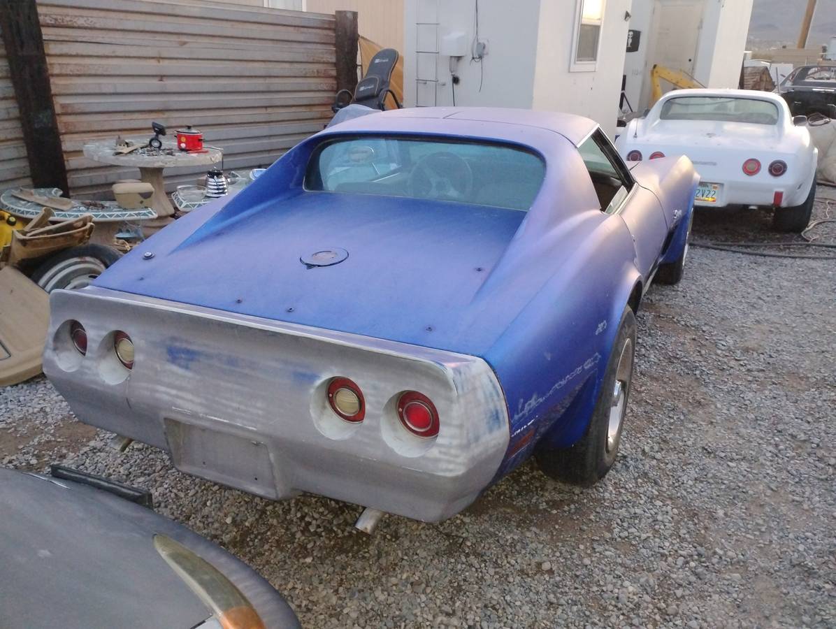 Chevy-corvette-1976-1
