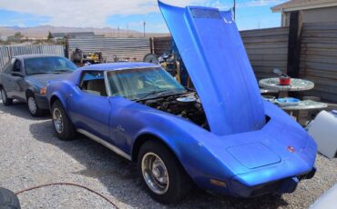 Chevy-corvette-1976
