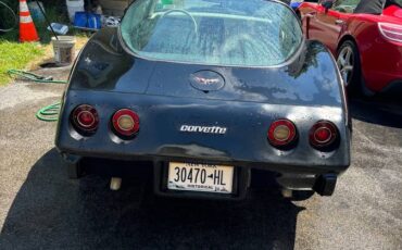 Chevy-corvette-1979-black-4