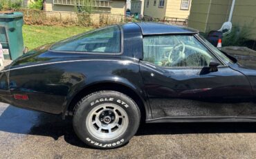 Chevy-corvette-1979-black-5