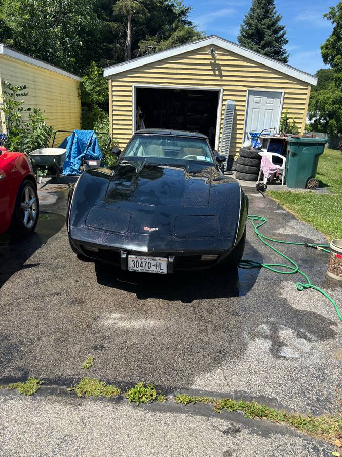 Chevy-corvette-1979-black-7