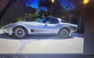 Chevy-corvette-1982
