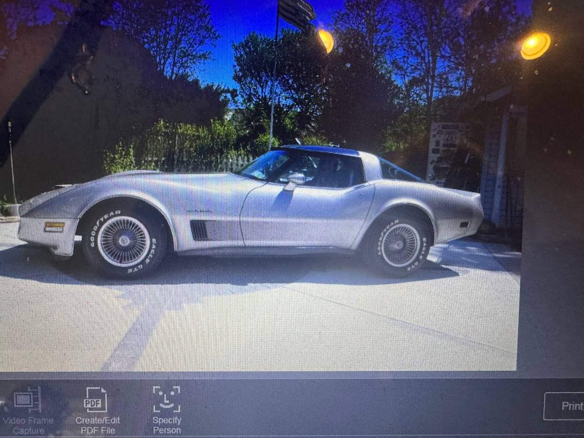 Chevy-corvette-1982