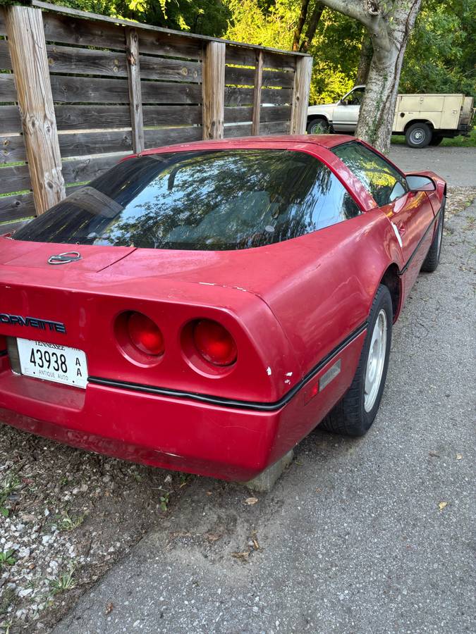Chevy-corvette-1984-red-5