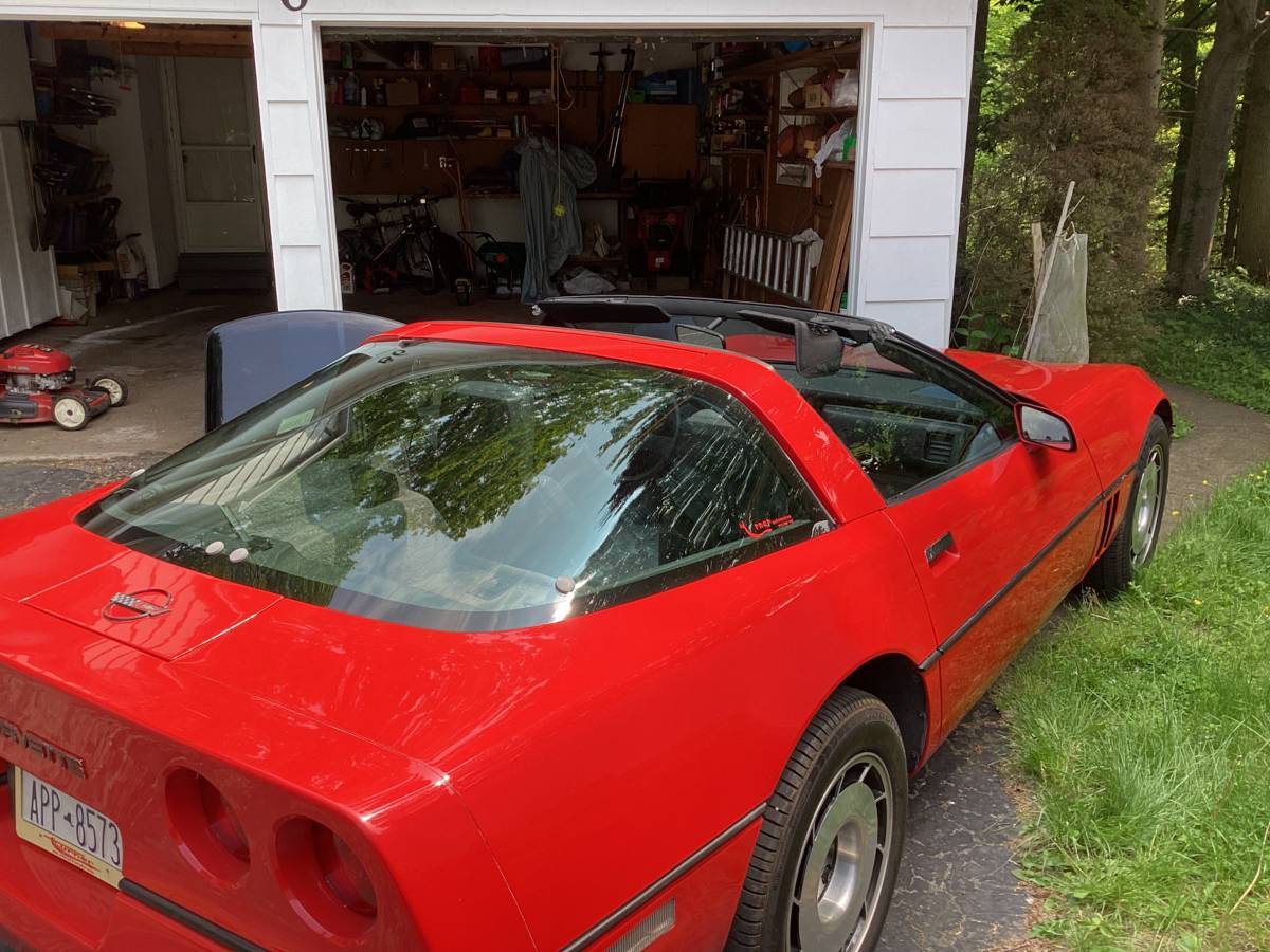 Chevy-corvette-1985-red-14