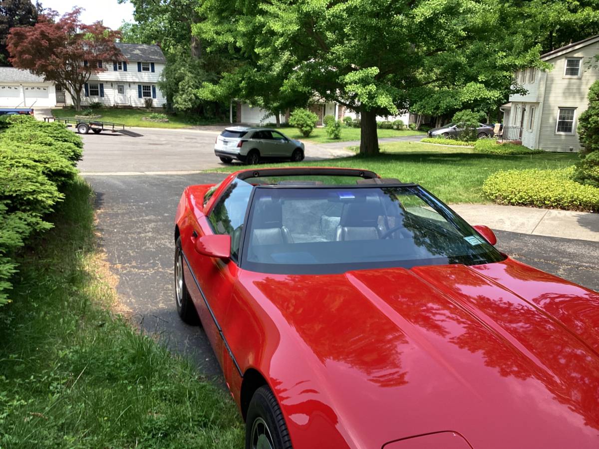 Chevy-corvette-1985-red-15
