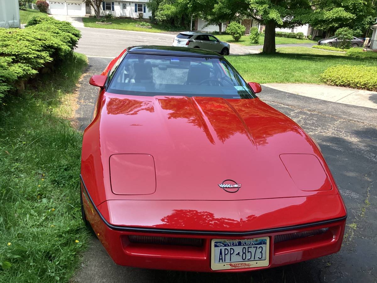 Chevy-corvette-1985-red-17