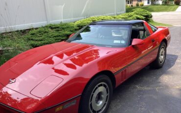 Chevy-corvette-1985-red