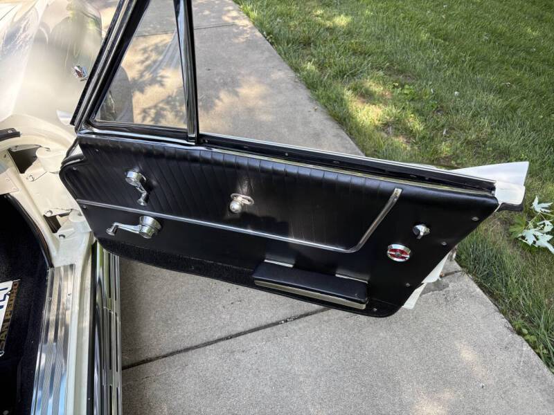 Chevy-corvette-convertible-1964-17