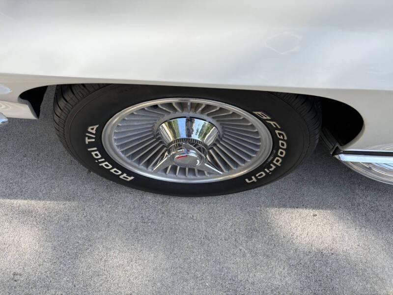 Chevy-corvette-convertible-1964-23