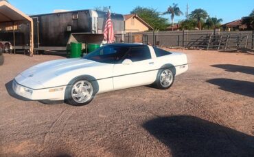 Chevy-corvette-coupe-1990-white-1