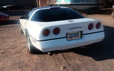 Chevy-corvette-coupe-1990-white-3