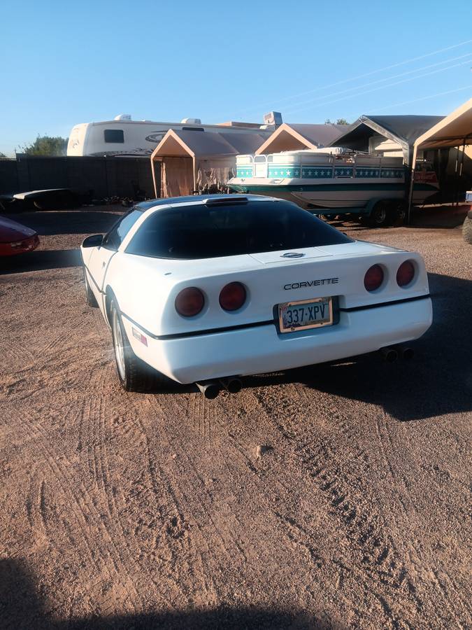 Chevy-corvette-coupe-1990-white-3