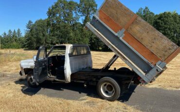 Chevy-custom-ranch-deluxe-c30-1978-white