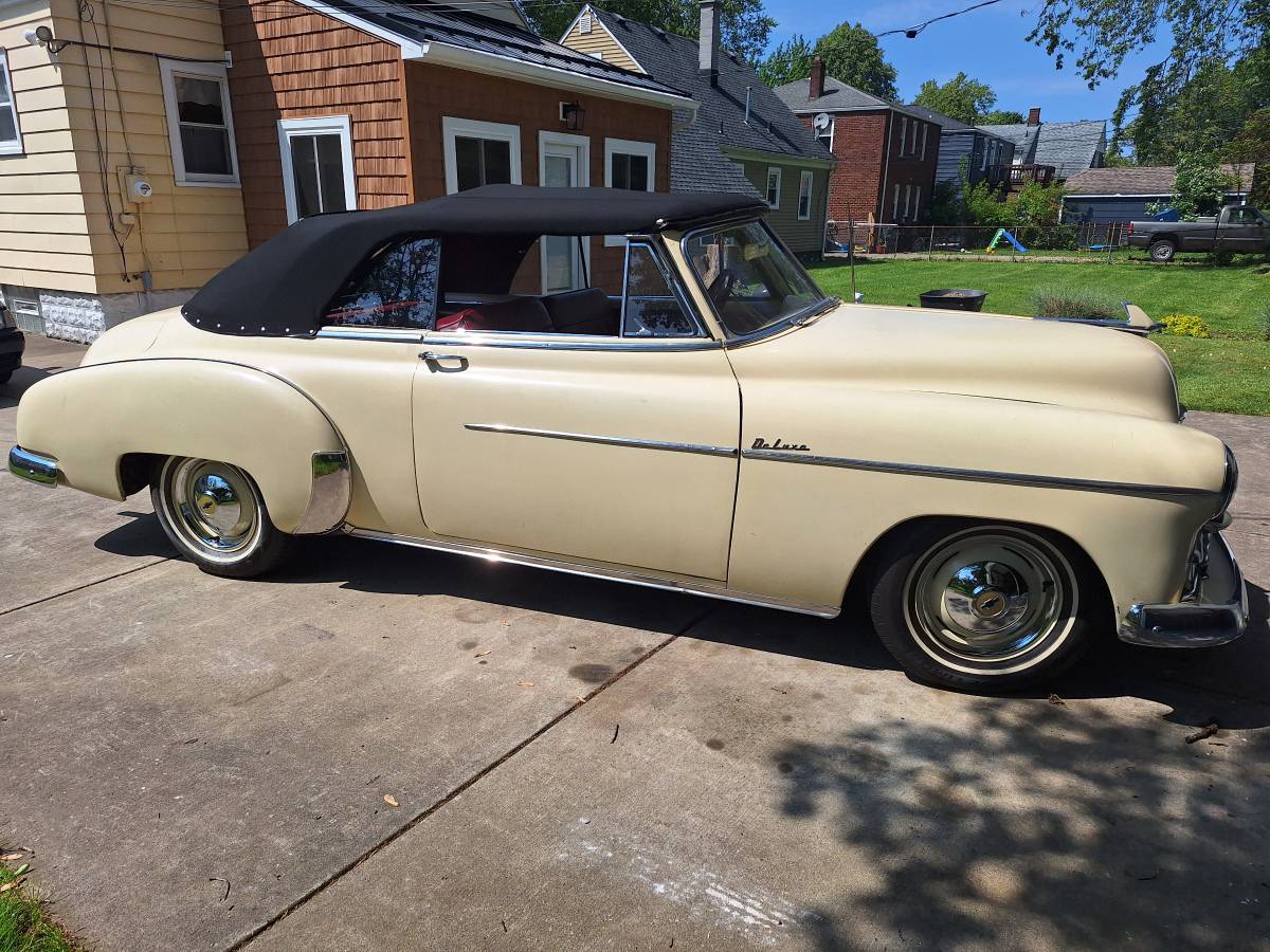 Chevy-deluxe-1950-yellow-1