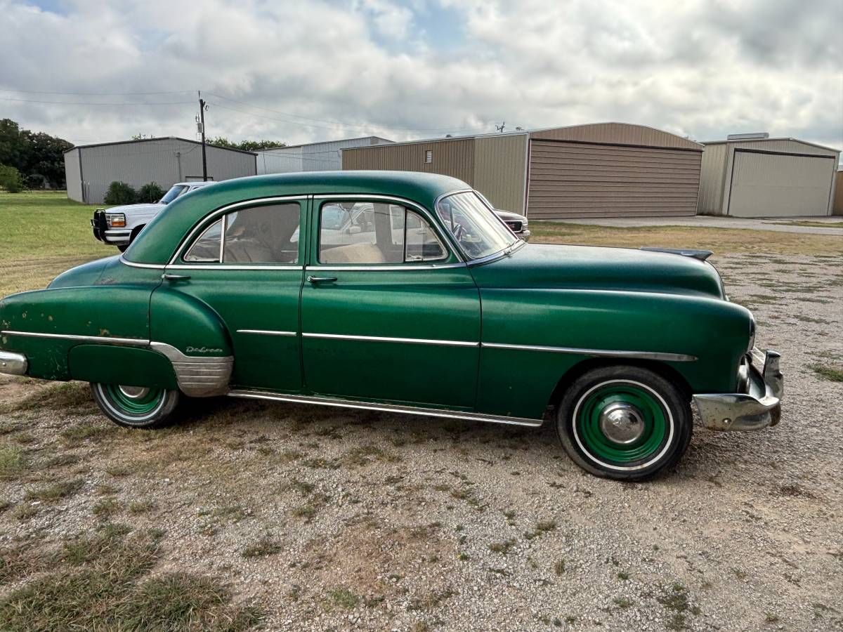 Chevy-deluxe-1952-green-1