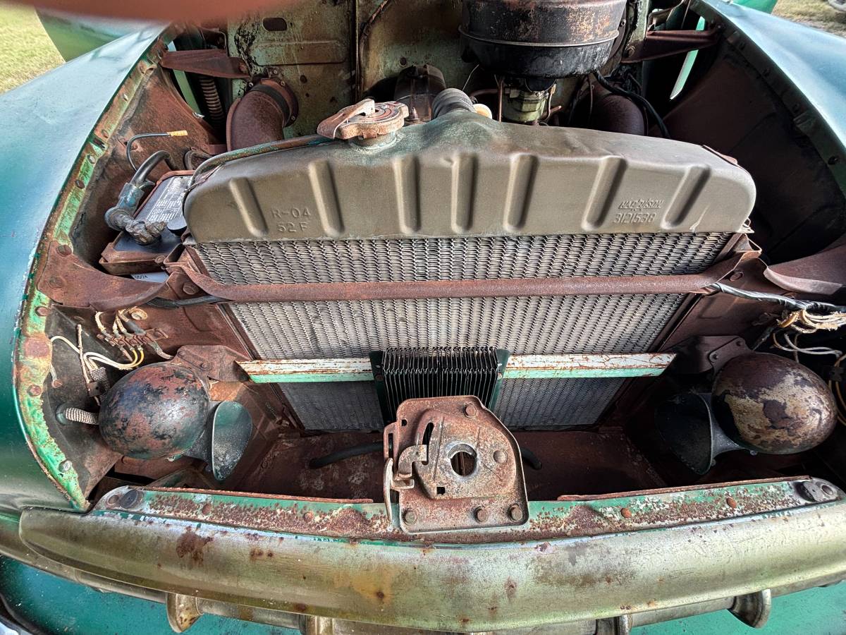 Chevy-deluxe-1952-green-17