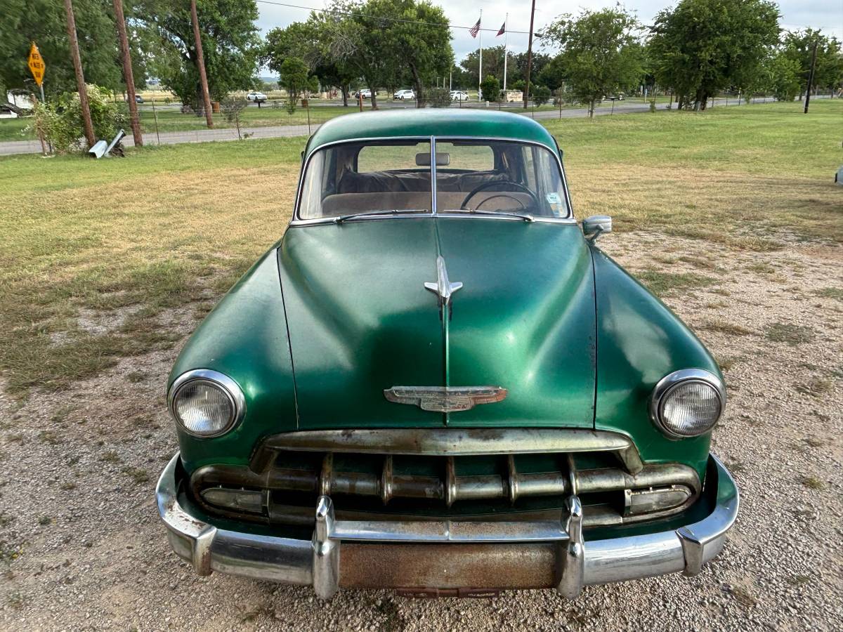 Chevy-deluxe-1952-green-2
