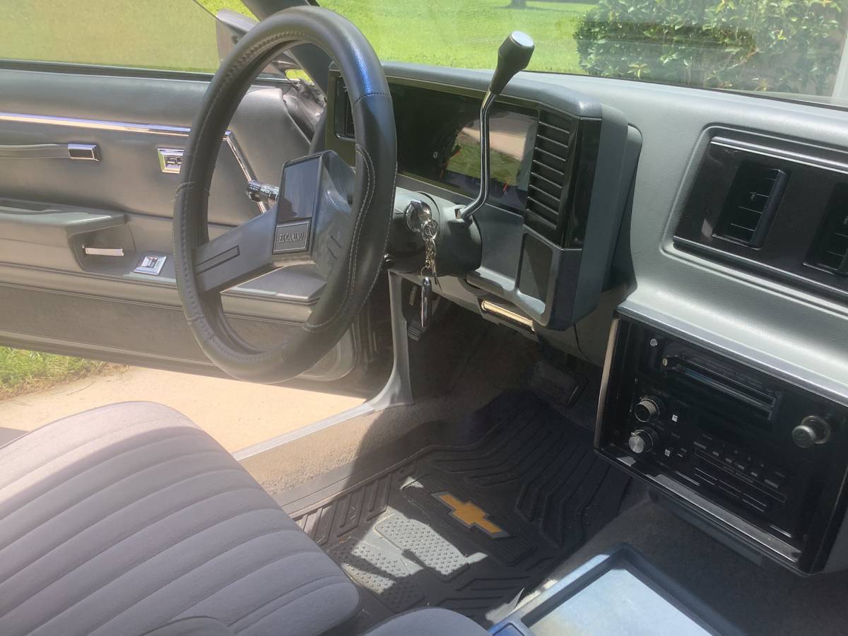 Chevy-el-camino-1986-grey-15