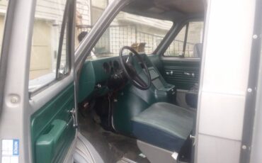Chevy-g30-1984-grey-2