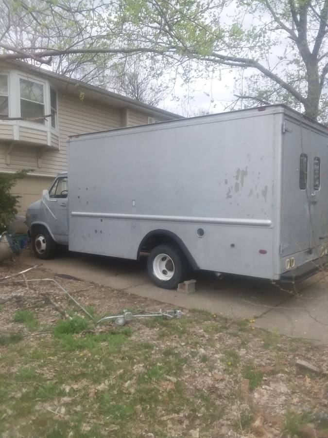 Chevy-g30-1984-grey