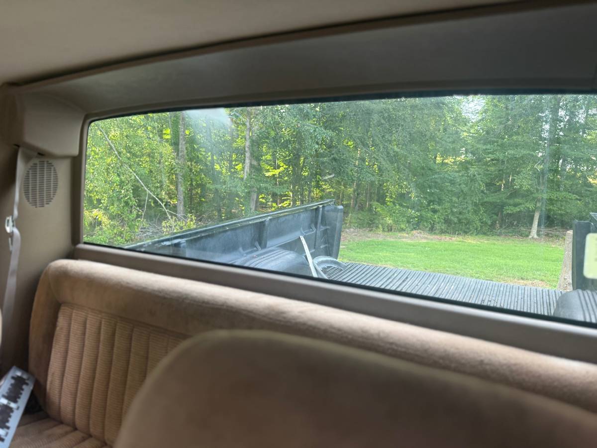 Chevy-gmc-2500-1993-black-17