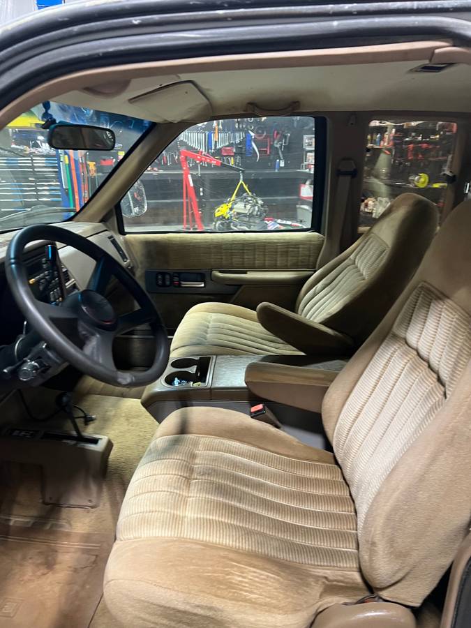 Chevy-gmc-2500-1993-black-3