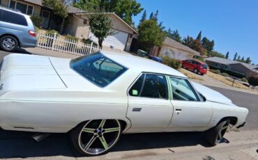 Chevy-impala-1975-custom-1