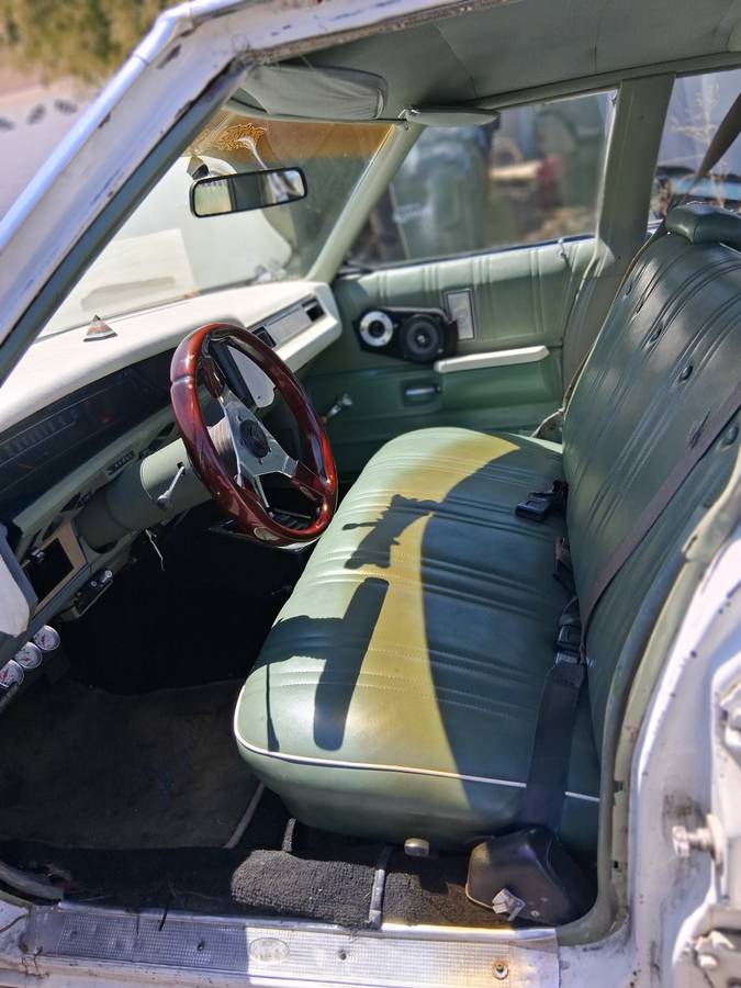 Chevy-impala-1975-custom-4