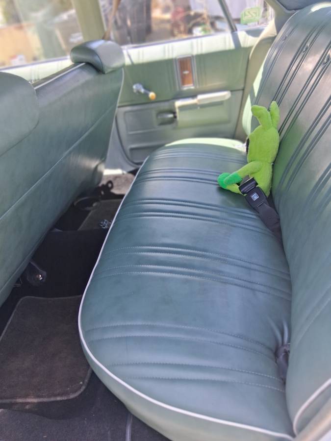 Chevy-impala-1975-custom-5