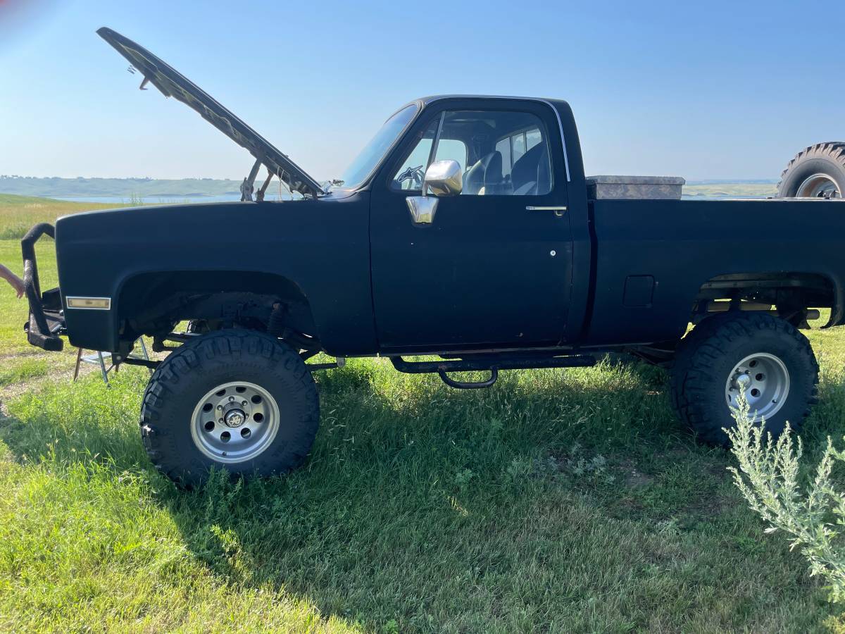 Chevy-k10-4x4-1983-custom-1