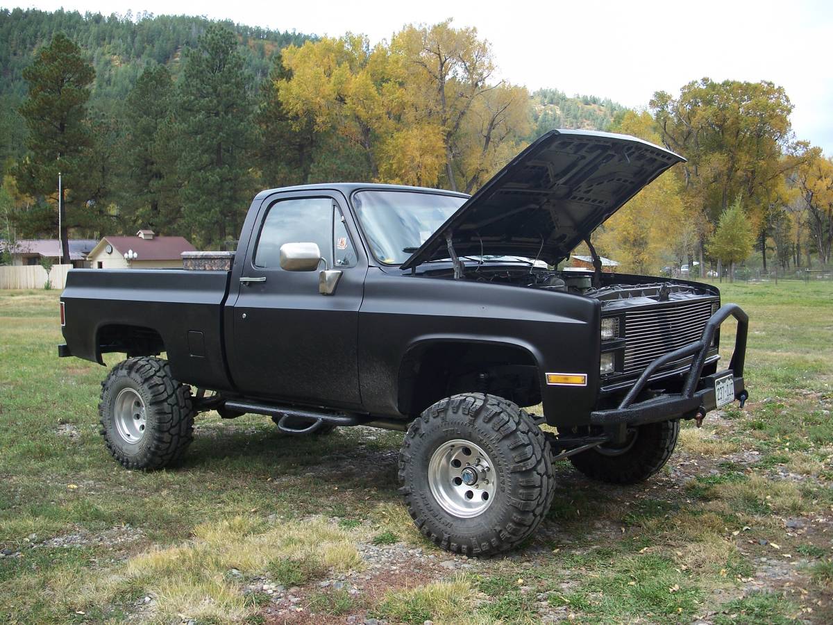 Chevy-k10-4x4-1983-custom-2