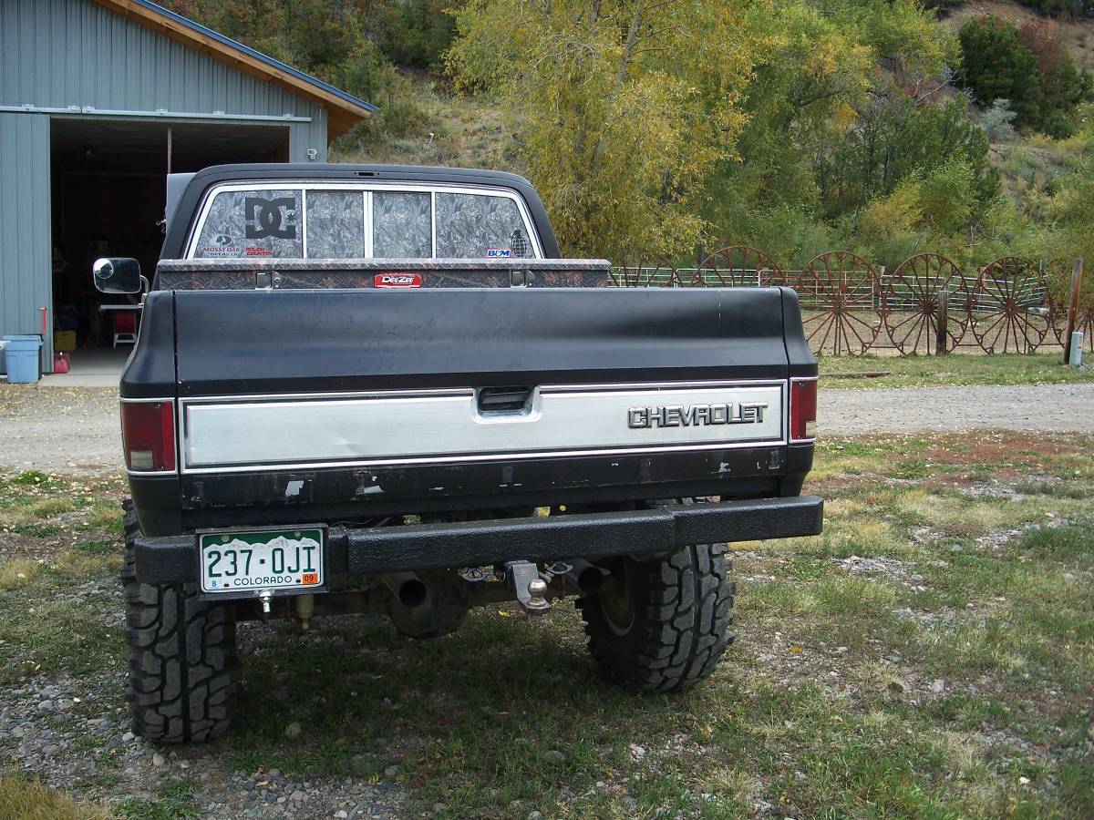 Chevy-k10-4x4-1983-custom-3
