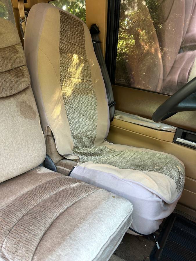 Chevy-k1500-1988-black-4