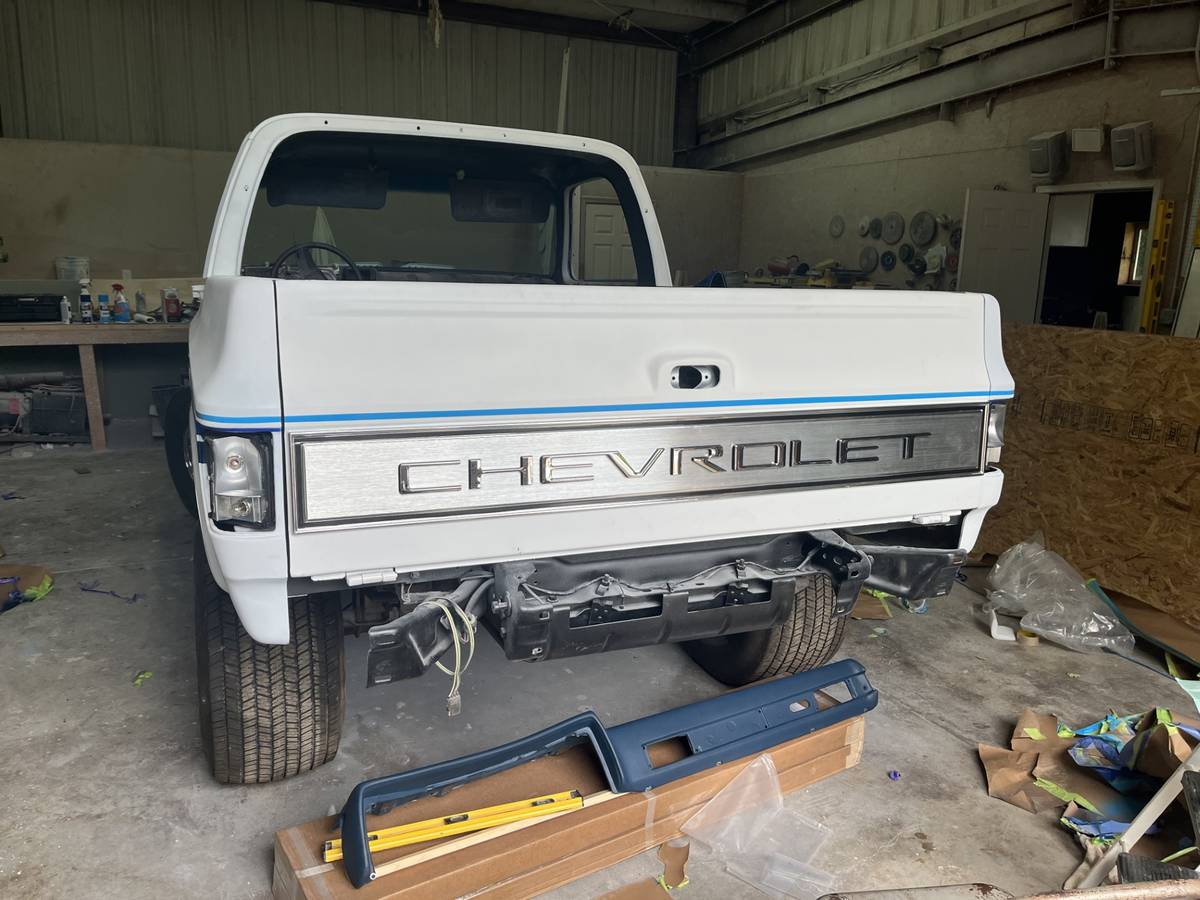 Chevy-k5-blazer-1987-white-3