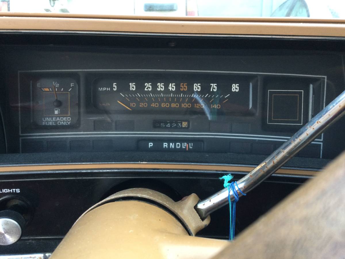 Chevy-malibu-1980-brown-14