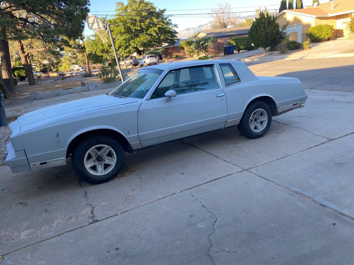 Chevy-monte-carlo-1984-7