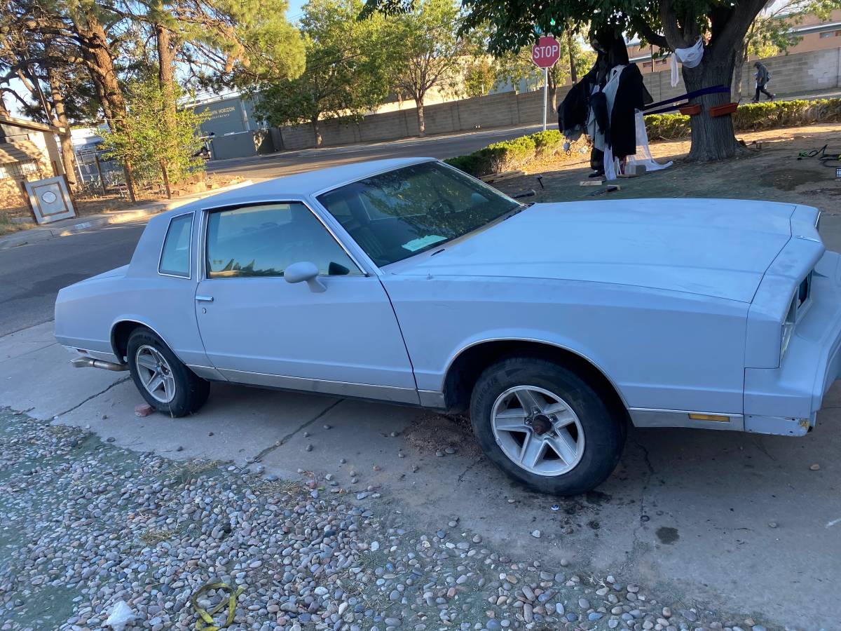 Chevy-monte-carlo-1984-8
