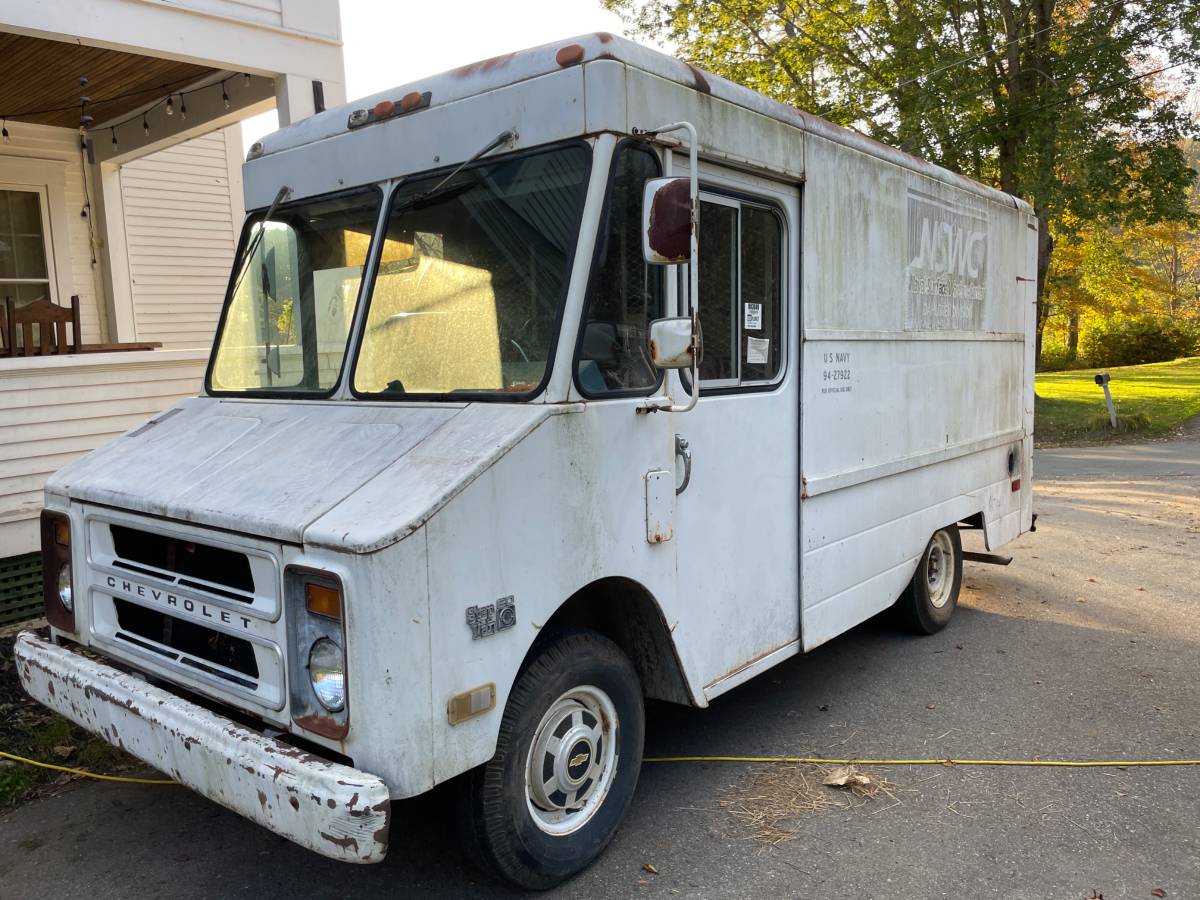 Chevy-p20-step-van-1986-white
