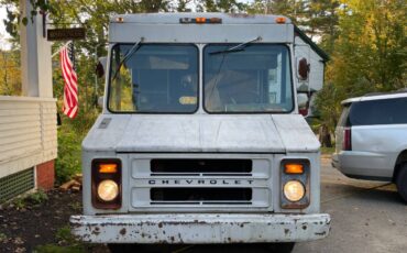 Chevy-p20-step-van-1986-white-2