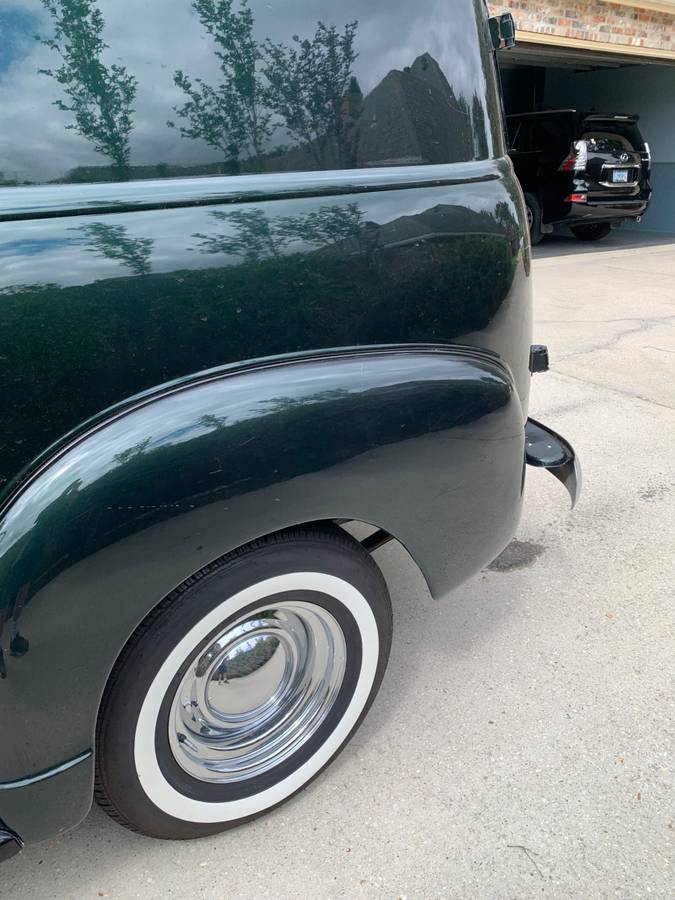 Chevy-panel-truck-1953-green-3