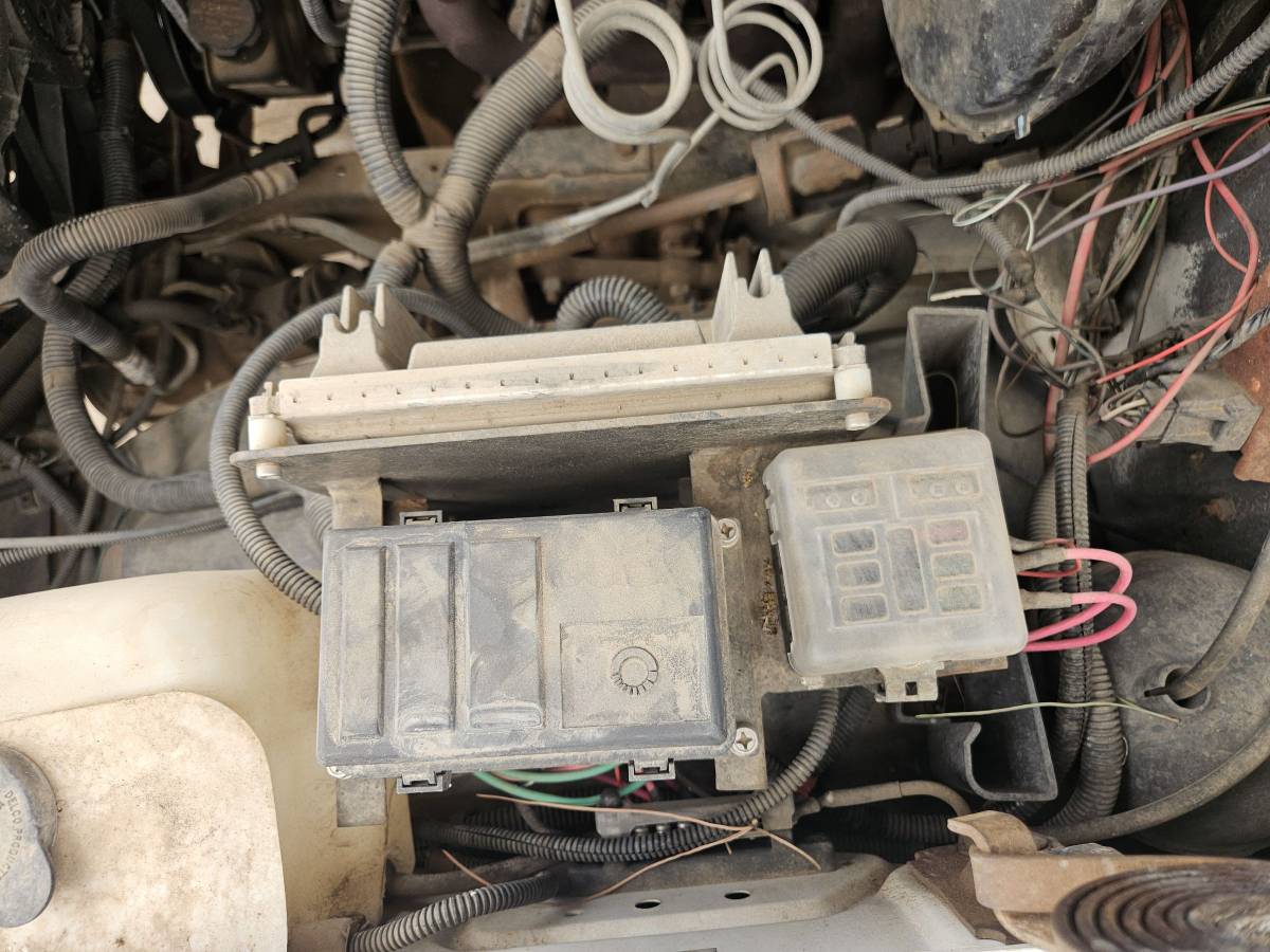 Chevy-r10c10-1987-white-12