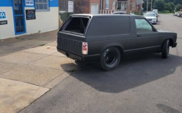 Chevy-s10-1982-black
