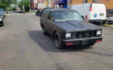 Chevy-s10-1982-black-5